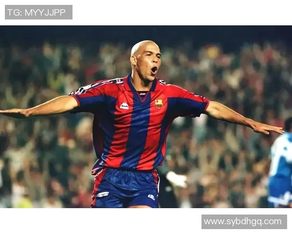 17号足球明星女生的成长故事与她在赛场上的辉煌成就 17号足球明星女生的成长故事与她在赛场上的辉煌成就