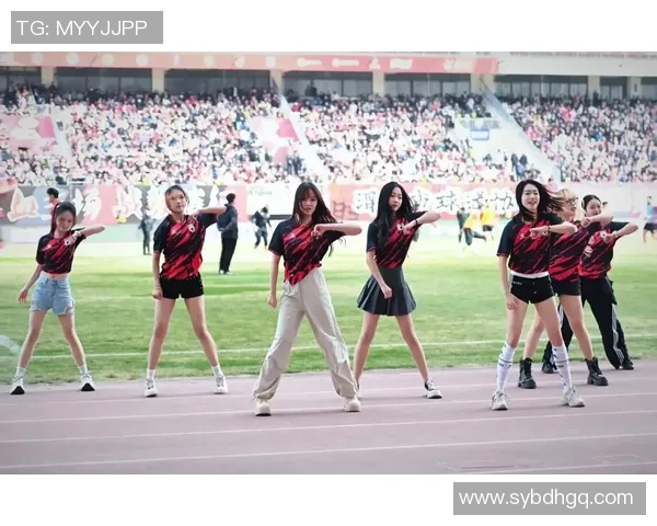 啦啦队与足球明星的角色与影响力比较探讨 啦啦队与足球明星的角色与影响力比较探讨