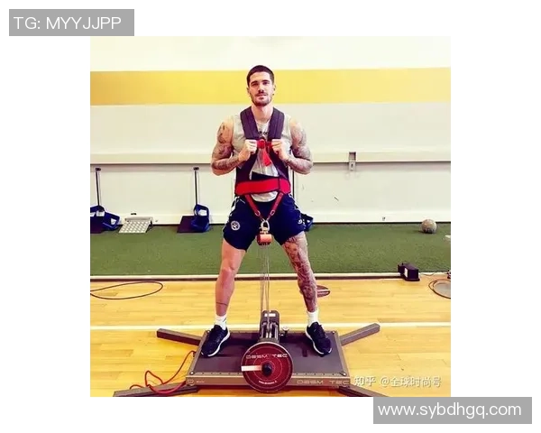 足球明星日常穿搭解析时尚男装展现个性与魅力