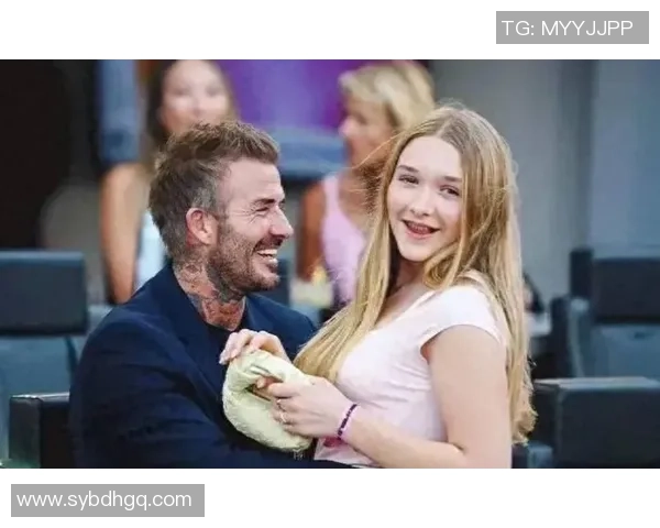 贝克汉姆风格的足球明星女孩展现青春活力与运动魅力 贝克汉姆风格的足球明星女孩展现青春活力与运动魅力